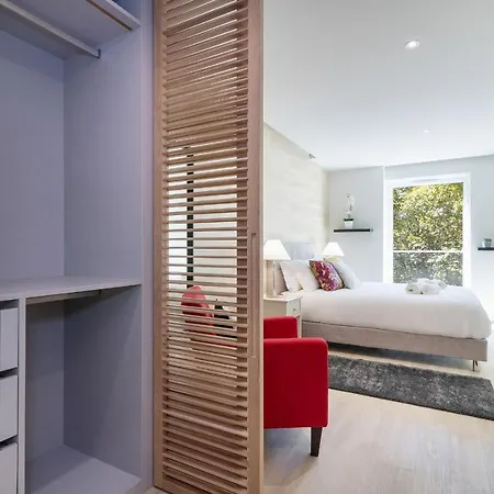 Stylish In Liberdade With Parking By Lovelystay