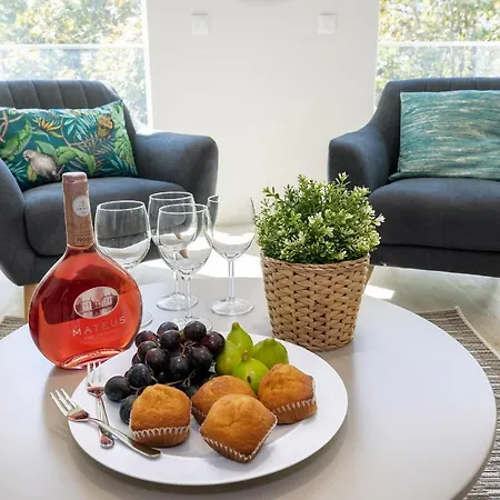 Appartement Stylish In Liberdade With Parking By Lovelystay *