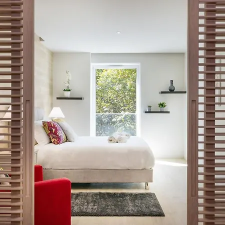 Stylish In Liberdade With Parking By Lovelystay