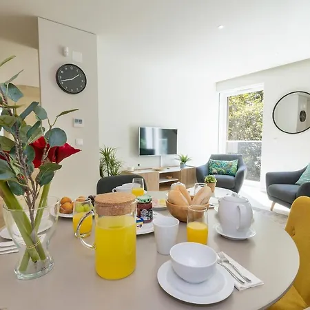 Modern & Stylish In Av. Da Liberdade By Lovelystay Apartment