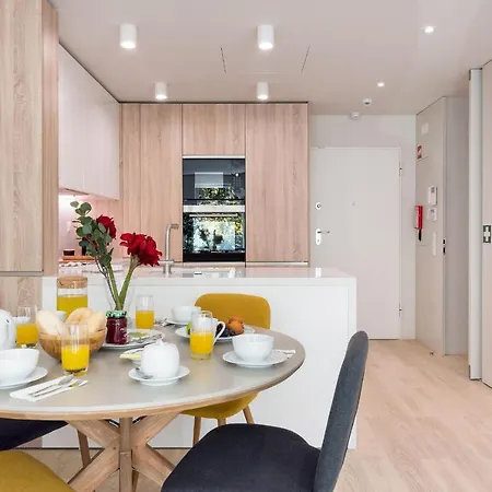 Appartement Stylish In Liberdade With Parking By Lovelystay